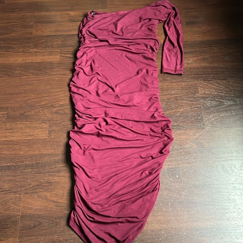 Maroon dress  - Picture 3 of 3
